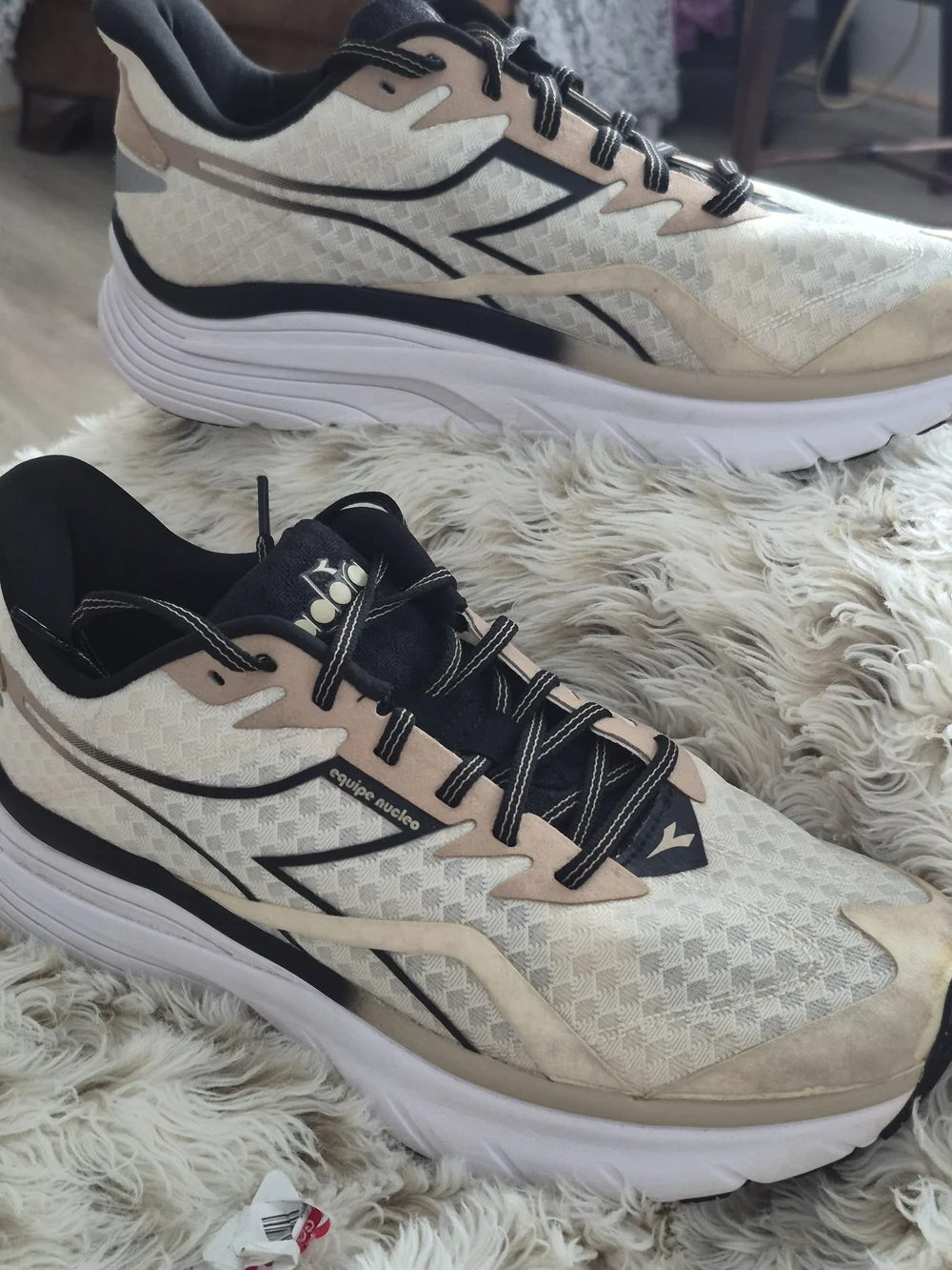 Diadora Men's Equipe Nucleo Cream and Black Running Sneakers 8.5